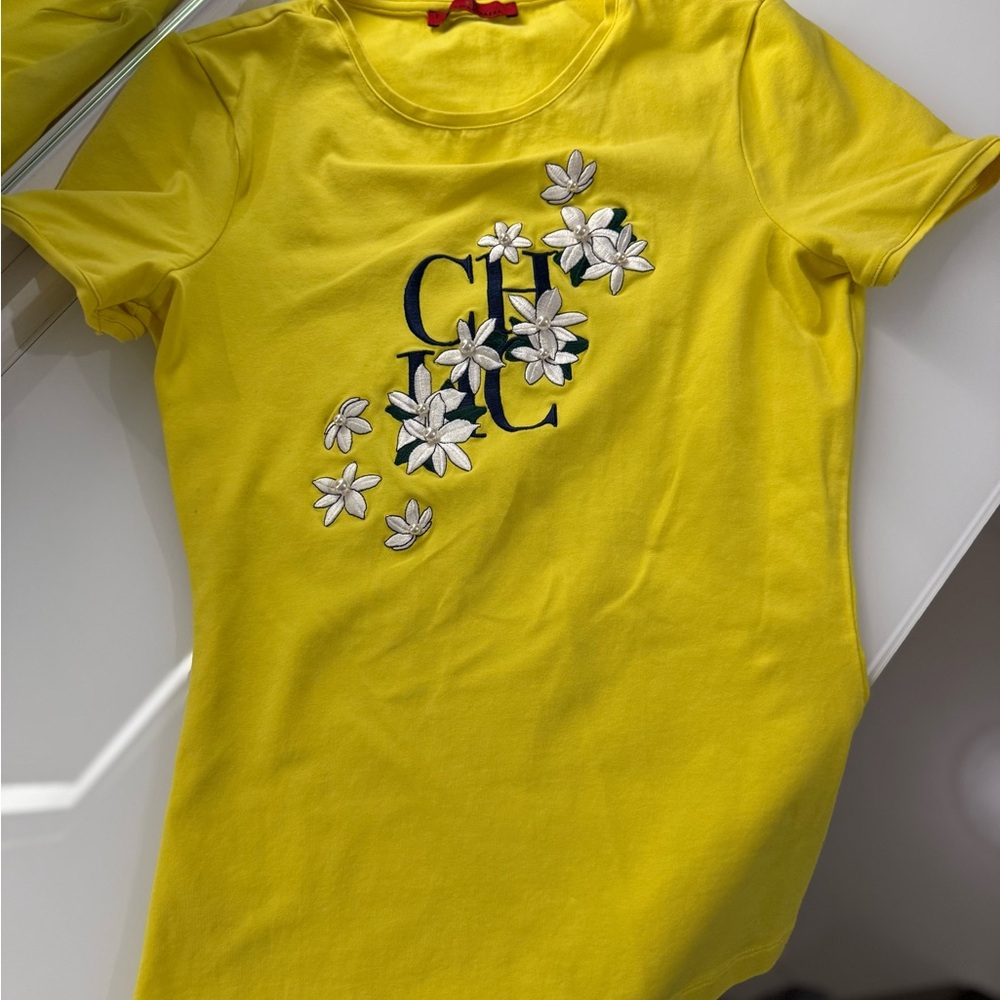 Carolina Herrera Chic Yellow T-Shirt with Floral Design